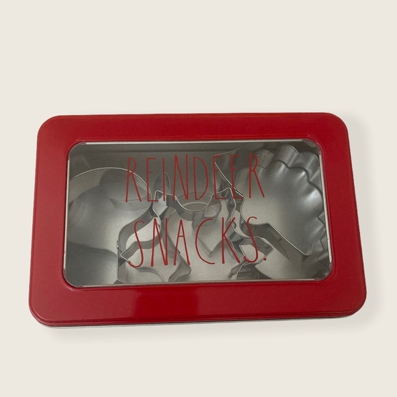 Rae Dunn Set Of 6 Christmas Cookie Cutters Brand New - Picture 1 of 3